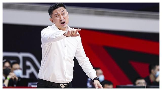 达洛特不仅可以踢右后卫，还能踢左后卫。